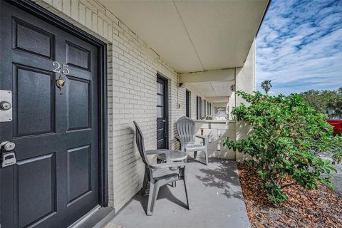 Condominio en venta en Clearwater, Florida, 2 dormitorios, 74.32 m2 № 2230847 - foto 4