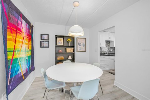 Condominio en venta en Clearwater, Florida, 2 dormitorios, 74.32 m2 № 2230847 - foto 12