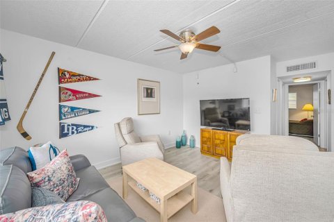 Condominio en venta en Clearwater, Florida, 2 dormitorios, 74.32 m2 № 2230847 - foto 8