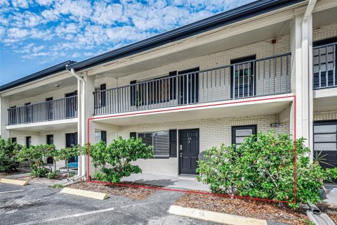 Condominio en venta en Clearwater, Florida, 2 dormitorios, 74.32 m2 № 2230847 - foto 2