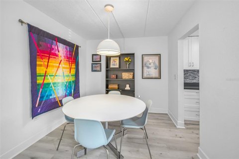 Condominio en venta en Clearwater, Florida, 2 dormitorios, 74.32 m2 № 2230847 - foto 10
