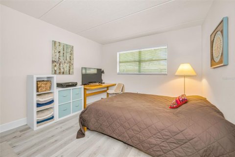 Condominio en venta en Clearwater, Florida, 2 dormitorios, 74.32 m2 № 2230847 - foto 24