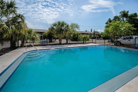 Condominio en venta en Clearwater, Florida, 2 dormitorios, 74.32 m2 № 2230847 - foto 30