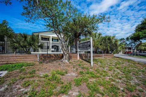 Condominio en venta en Clearwater, Florida, 2 dormitorios, 74.32 m2 № 2230847 - foto 28