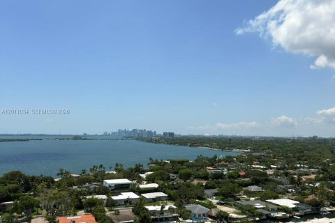 Condo in Miami, Florida, 2 bedrooms № 2075327 - photo 3