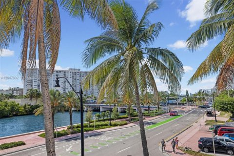 Copropriété à vendre à Miami Beach, Floride: 2 chambres, 91.97 m2 № 2241491 - photo 6