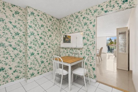 Copropriété à vendre à Miami Beach, Floride: 2 chambres, 91.97 m2 № 2241491 - photo 8