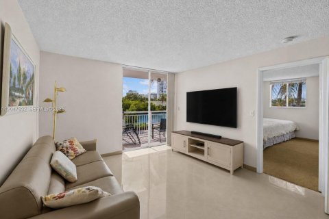 Copropriété à vendre à Miami Beach, Floride: 2 chambres, 91.97 m2 № 2241491 - photo 4