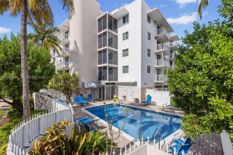 Copropriété à vendre à Miami Beach, Floride: 2 chambres, 91.97 m2 № 2241491 - photo 15