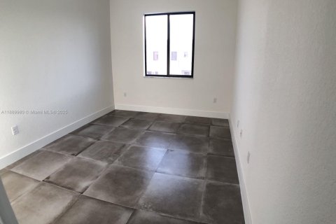 Adosado en alquiler en Miami, Florida, 3 dormitorios, 155.33 m2 № 1939249 - foto 4