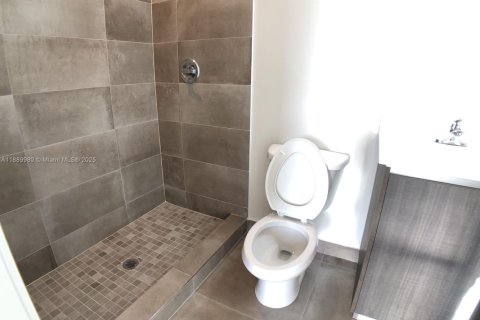 Adosado en alquiler en Miami, Florida, 3 dormitorios, 155.33 m2 № 1939249 - foto 7
