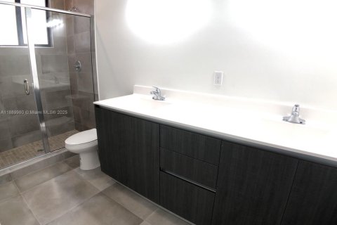 Adosado en alquiler en Miami, Florida, 3 dormitorios, 155.33 m2 № 1939249 - foto 3