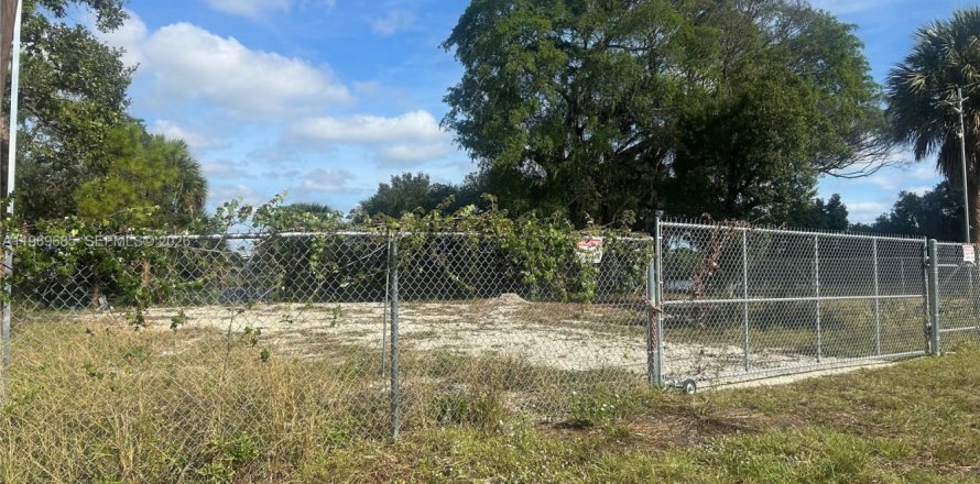 Immobilier commercial à Dania Beach, Floride № 2030454