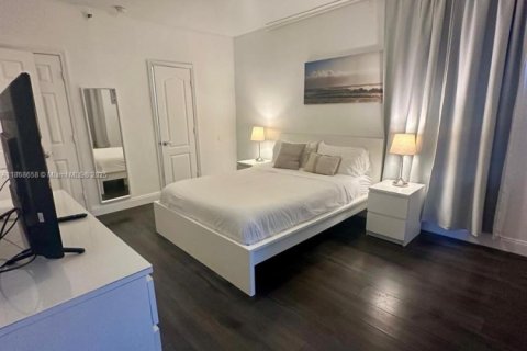 Condo in Miami Beach, Florida, 1 bedroom  № 1896445 - photo 13