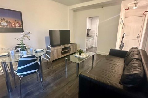 Condo in Miami Beach, Florida, 1 bedroom  № 1896445 - photo 12