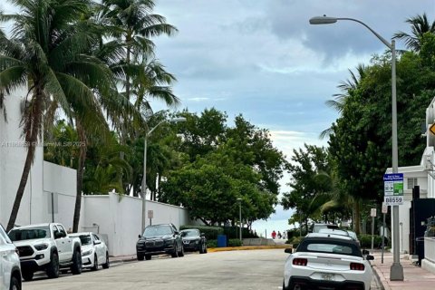 Condo in Miami Beach, Florida, 1 bedroom  № 1896445 - photo 20