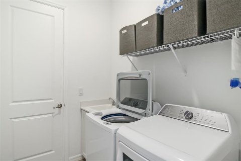 House in Venice, Florida 4 bedrooms, 208.75 sq.m. № 1441056 - photo 16