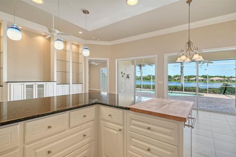Купить виллу или дом в Сарасота, Флорида 8 комнат, 234.21м2, № 2420589 - фото 21
