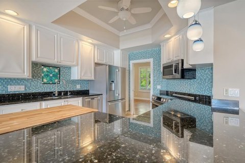 Купить виллу или дом в Сарасота, Флорида 8 комнат, 234.21м2, № 2420589 - фото 19