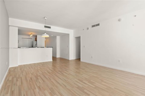 Condo in Miami, Florida, 1 bedroom  № 1860549 - photo 16