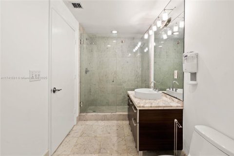 Condo in Miami, Florida, 1 bedroom  № 1860549 - photo 24