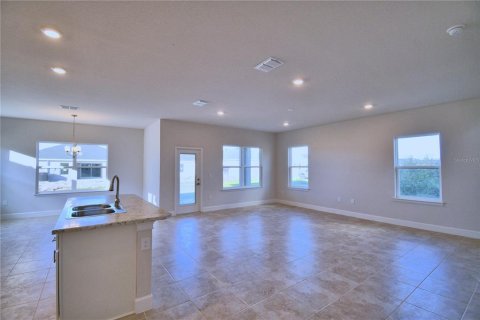 House in Winter Haven, Florida 4 bedrooms, 204.57 sq.m. № 1847153 - photo 20
