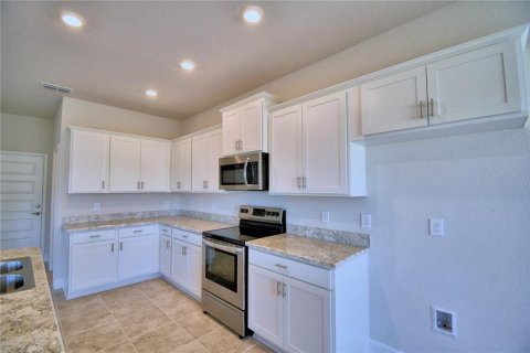 House in Winter Haven, Florida 4 bedrooms, 204.57 sq.m. № 1847153 - photo 16