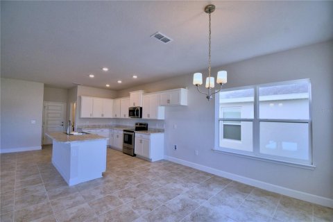 House in Winter Haven, Florida 4 bedrooms, 204.57 sq.m. № 1847153 - photo 12