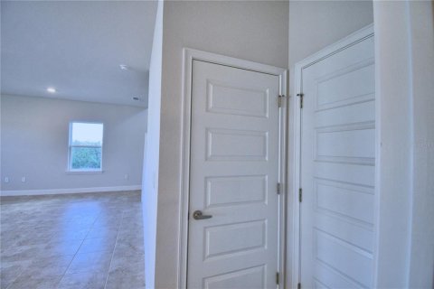 House in Winter Haven, Florida 4 bedrooms, 204.57 sq.m. № 1847153 - photo 19