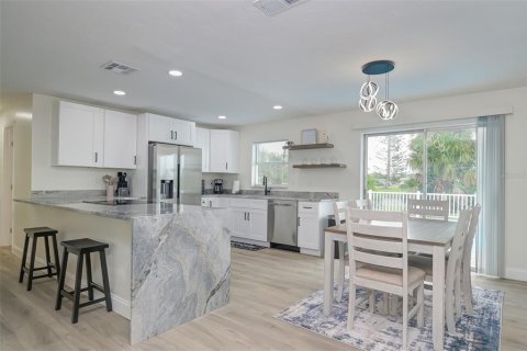 Casa en alquiler en Rotonda, Florida, 3 dormitorios, 131.46 m2 № 1624563 - foto 8