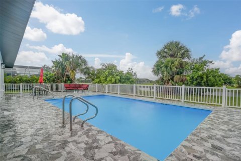 Casa en alquiler en Rotonda, Florida, 3 dormitorios, 131.46 m2 № 1624563 - foto 25