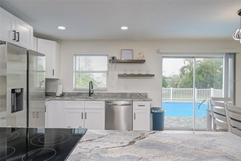 Casa en alquiler en Rotonda, Florida, 3 dormitorios, 131.46 m2 № 1624563 - foto 13