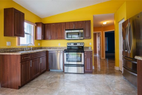 Купить виллу или дом в Майами, Флорида 3 спальни, 125.42м2, № 1828763 - фото 13