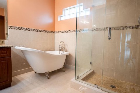 Купить виллу или дом в Майами, Флорида 3 спальни, 125.42м2, № 1828763 - фото 17