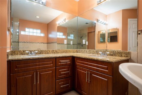 Купить виллу или дом в Майами, Флорида 3 спальни, 125.42м2, № 1828763 - фото 22