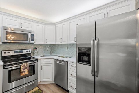 Condo in Palm City, Florida, 3 bedrooms  № 2194064 - photo 16