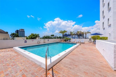 Copropriété à vendre à Miami Beach, Floride: 2 chambres, 89.19 m2 № 2072202 - photo 30