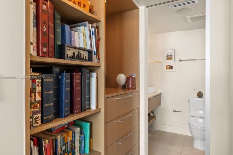Copropriété à vendre à Miami Beach, Floride: 2 chambres, 89.19 m2 № 2072202 - photo 19