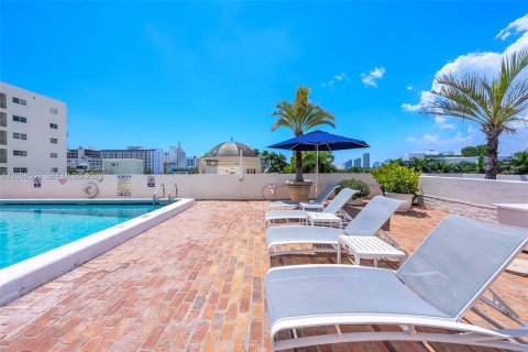 Copropriété à vendre à Miami Beach, Floride: 2 chambres, 89.19 m2 № 2072202 - photo 29