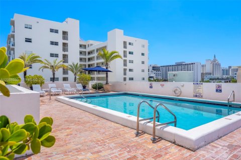 Copropriété à vendre à Miami Beach, Floride: 2 chambres, 89.19 m2 № 2072202 - photo 28