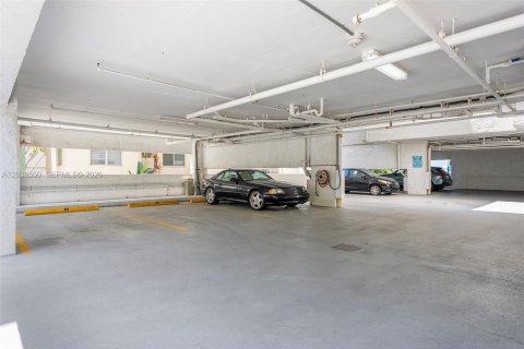 Copropriété à vendre à Miami Beach, Floride: 2 chambres, 89.19 m2 № 2072202 - photo 26