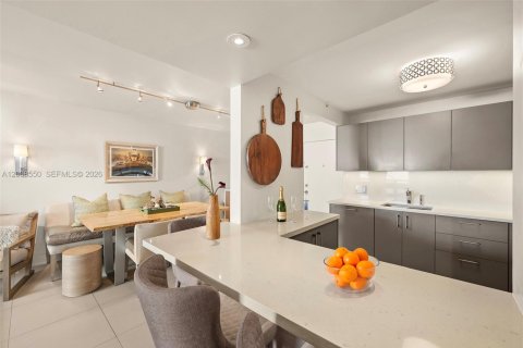 Copropriété à vendre à Miami Beach, Floride: 2 chambres, 89.19 m2 № 2072202 - photo 9