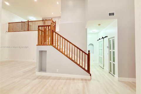 House in Pembroke Pines, Florida 4 bedrooms, 202.06 sq.m. № 1968993 - photo 10