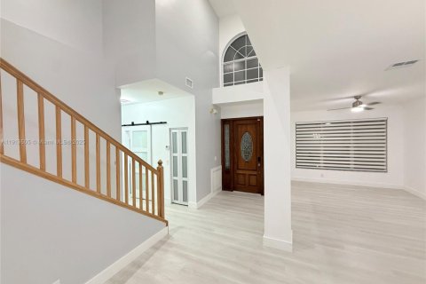 House in Pembroke Pines, Florida 4 bedrooms, 202.06 sq.m. № 1968993 - photo 6