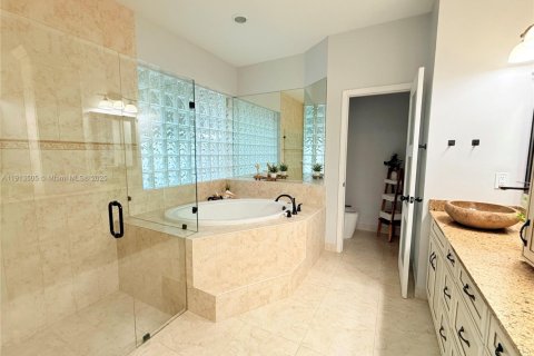 House in Pembroke Pines, Florida 4 bedrooms, 202.06 sq.m. № 1968993 - photo 24
