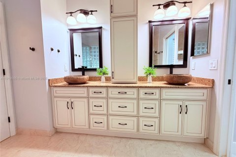 House in Pembroke Pines, Florida 4 bedrooms, 202.06 sq.m. № 1968993 - photo 26