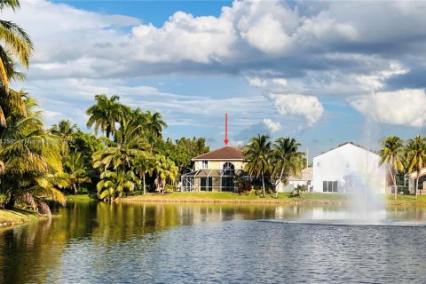 House in Pembroke Pines, Florida 4 bedrooms, 202.06 sq.m. № 1968993 - photo 3