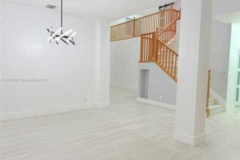 House in Pembroke Pines, Florida 4 bedrooms, 202.06 sq.m. № 1968993 - photo 8