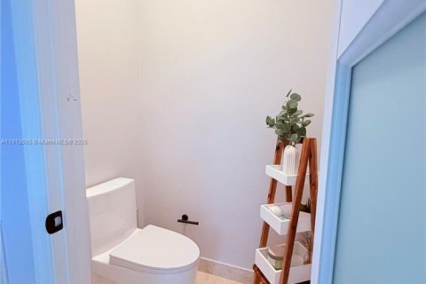 House in Pembroke Pines, Florida 4 bedrooms, 202.06 sq.m. № 1968993 - photo 25