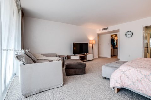 Condominio en alquiler en Miami, Florida, 3 dormitorios, 225.2 m2 № 1742372 - foto 29